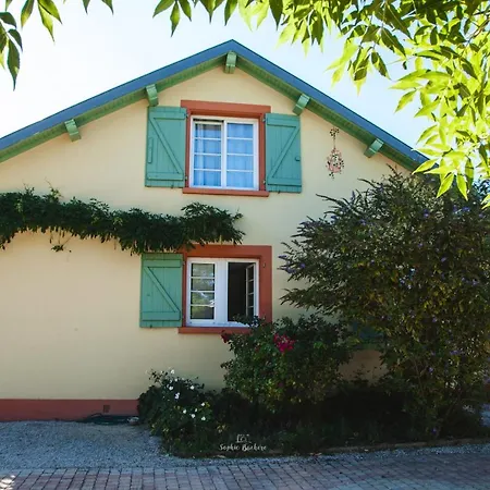 De 3 Chambres Avec Piscine Privee Jacuzzi Et Jardin Clos A *