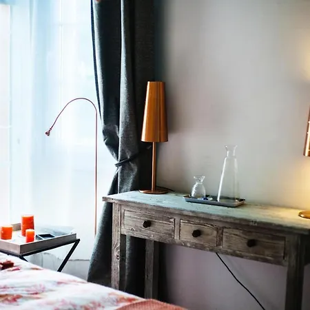 De 3 Chambres Avec Piscine Privee Jacuzzi Et Jardin Clos A Villa *