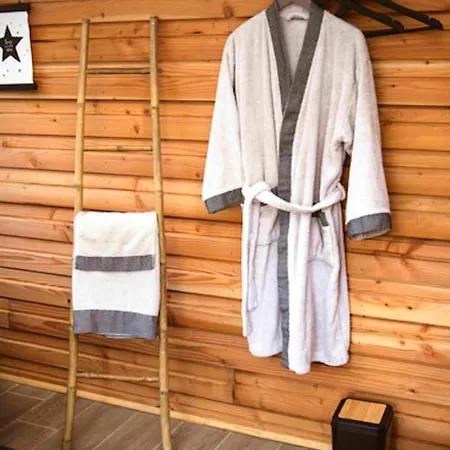 De 3 Chambres Avec Piscine Privee Jacuzzi Et Jardin Clos A Villa Noé